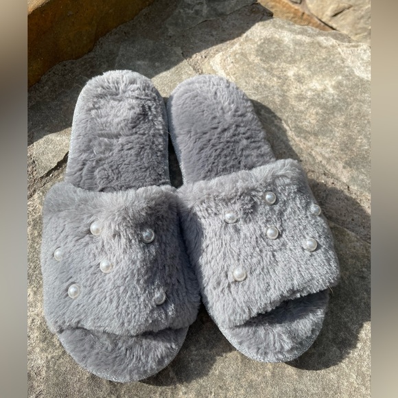Gray Fuzzy Slippers - Picture 2 of 4